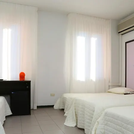 מלון Solarium צ'יביטאנובה מארקה