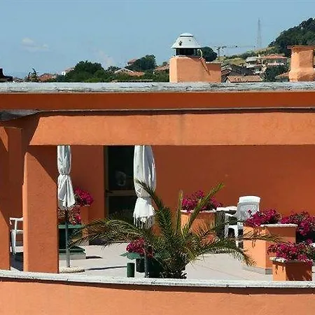 מלון Solarium צ'יביטאנובה מארקה