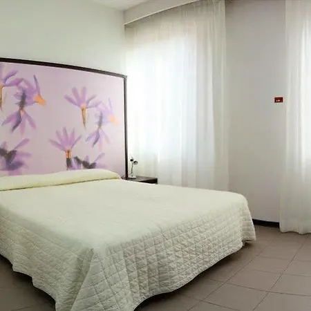 Solarium 3* צ'יביטאנובה מארקה